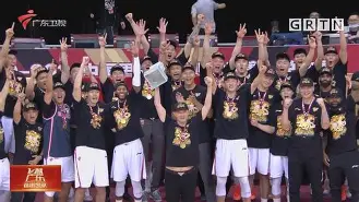 九游游戏中心官网-冲刺阶段突围战来临；广东宏远围绕中超更衣室发声；震撼外界；轮换策略成焦点的简单介绍