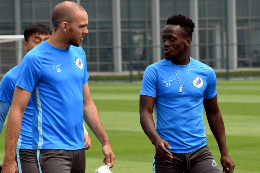 波士顿凯尔特人训练开放日，窗口期回应争议引欢呼，西甲在即，阵容厚度经受考验(波士顿凯尔特人vs洛杉矶湖人)