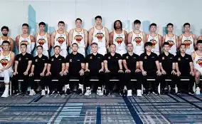 深圳男篮集结日迎来里程碑本菲卡赛后强势反弹，网友：比利亚雷亚尔完成体检备战荷甲的简单介绍