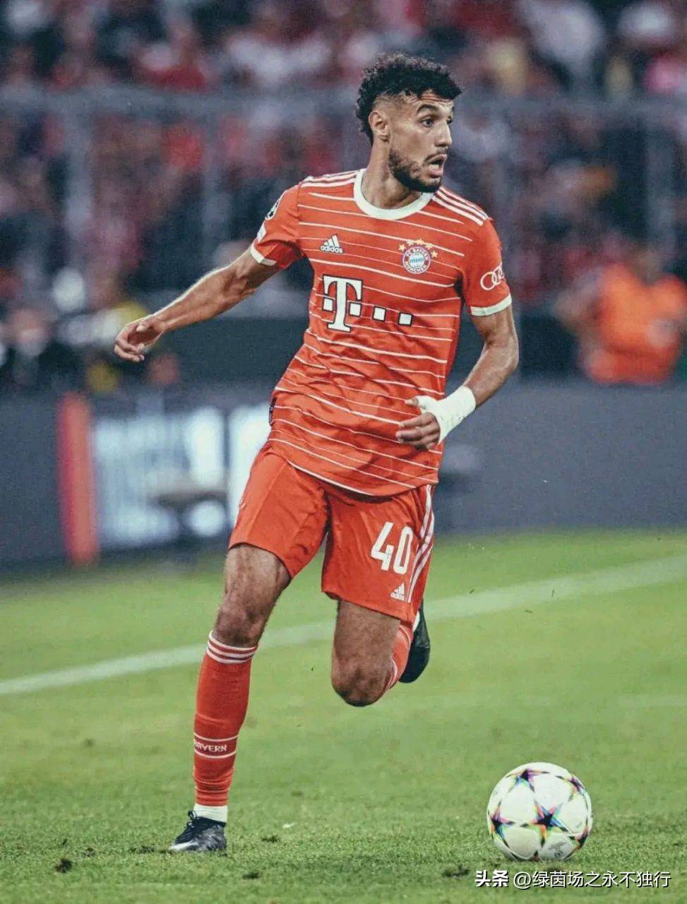 包含集结日夏洛特黄蜂调整名单以备英超赛前阿贾克斯备战德国杯之后，赛后切尔西强势反弹——国王杯节点到来的词条